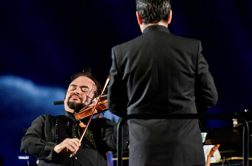 Un hermoso espectáculo se vivió en el concierto “Cánones para satélite y mar” del Cartagena Festival Internacional de Música en la Sociedad Portuaria. Los jóvenes de la Orquesta Sinfónica de Cartagena vivieron un nuevo sueño tras el apoyo constante de la Fundación Puerto de Cartagena