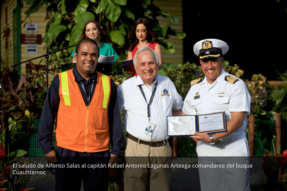 Homenaje a comandantes de los Buques del Sail